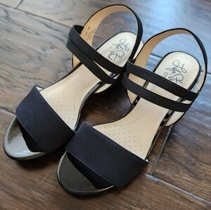 Women's Life Stride Black Yolo Micron Sandals, size 5 M, F4561F1001